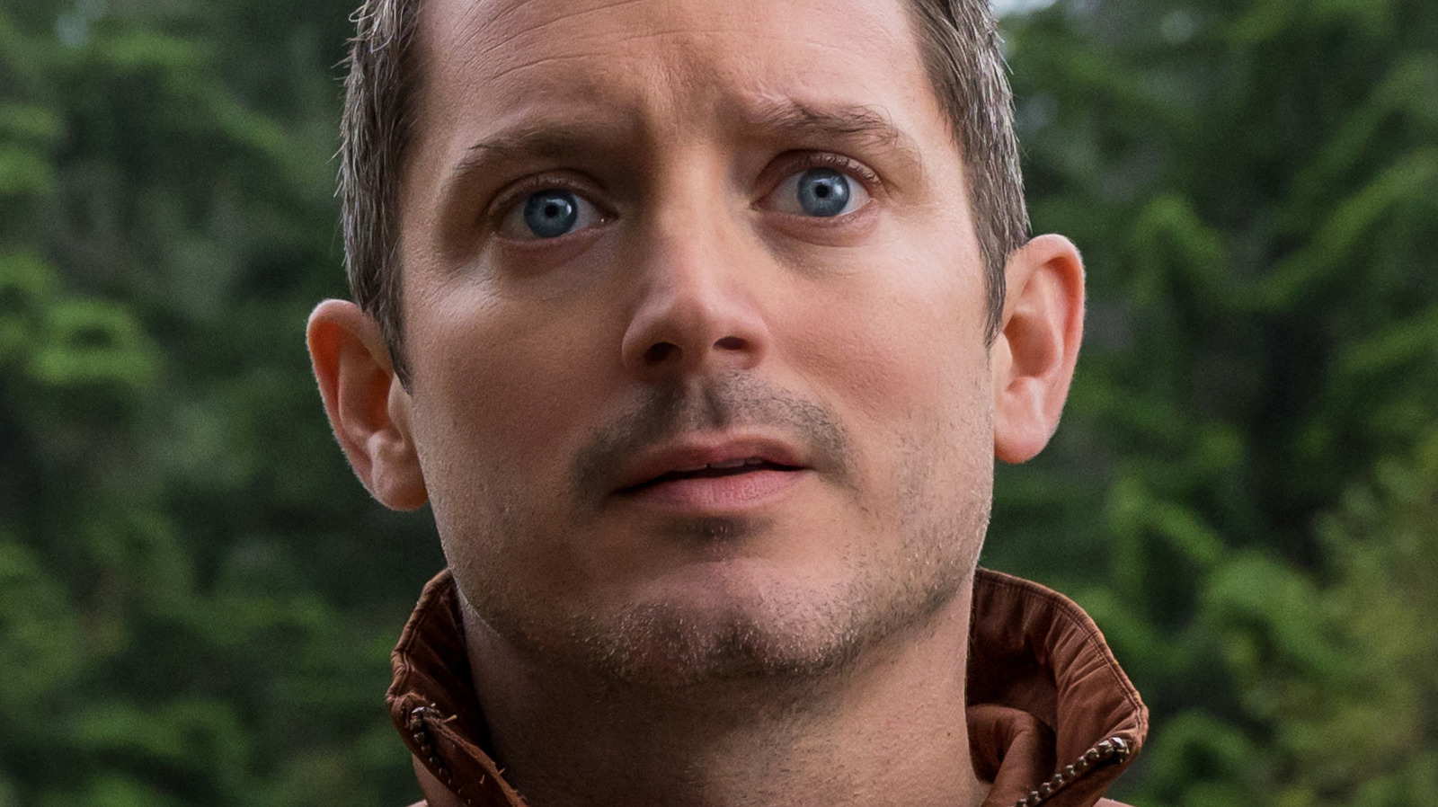 Dit Is Wat Het Personage Van Elijah Wood Te Wachten Staat In Yellowjackets Serietotaal 9300