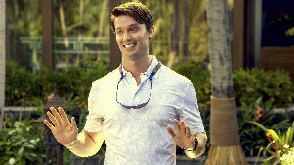 'The White Lotus' acteur Patrick Schwarzenegger treedt in de voetsporen van zijn vader: wel een erg gewaagde scène