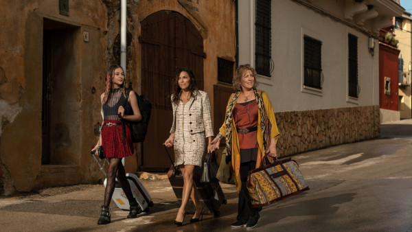Eva Longoria is terug! Veel belovende thrillerserie 'Land of Women' start nog deze maand