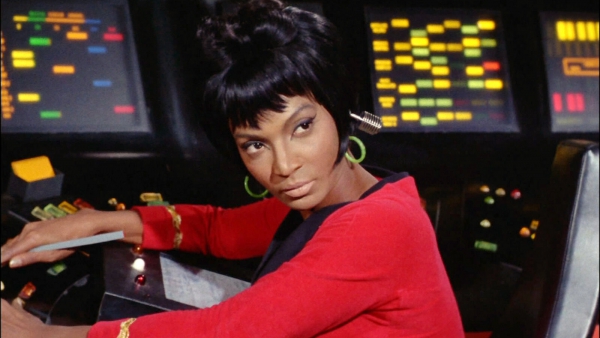 Uhura-actrice bleef toch maar bij 'Star Trek'