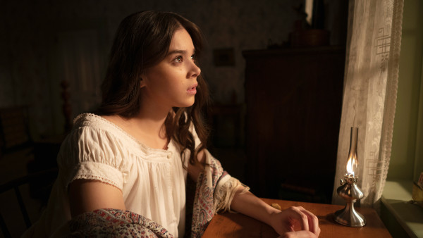 Hailee Steinfeld is het indrukwekkende middelpunt in deze historische serie met 92% op Rotten Tomatoes: "Gedurfd en ambitieus"